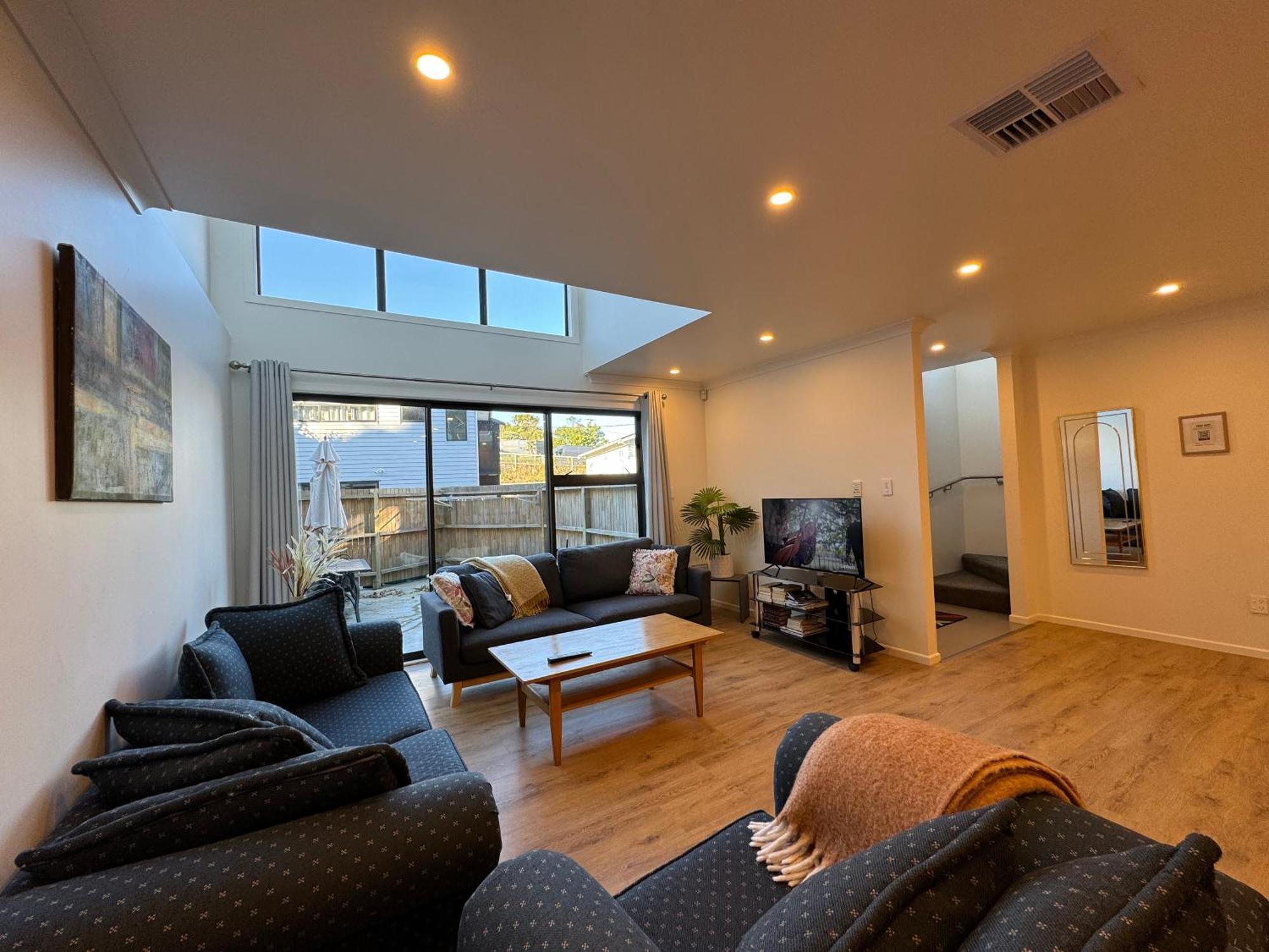No Party Allowed, Entire Brand New 3 Bedroom Townhouse, Free Unlimited Fibre Wifi And Free Parking Wellington Exteriör bild