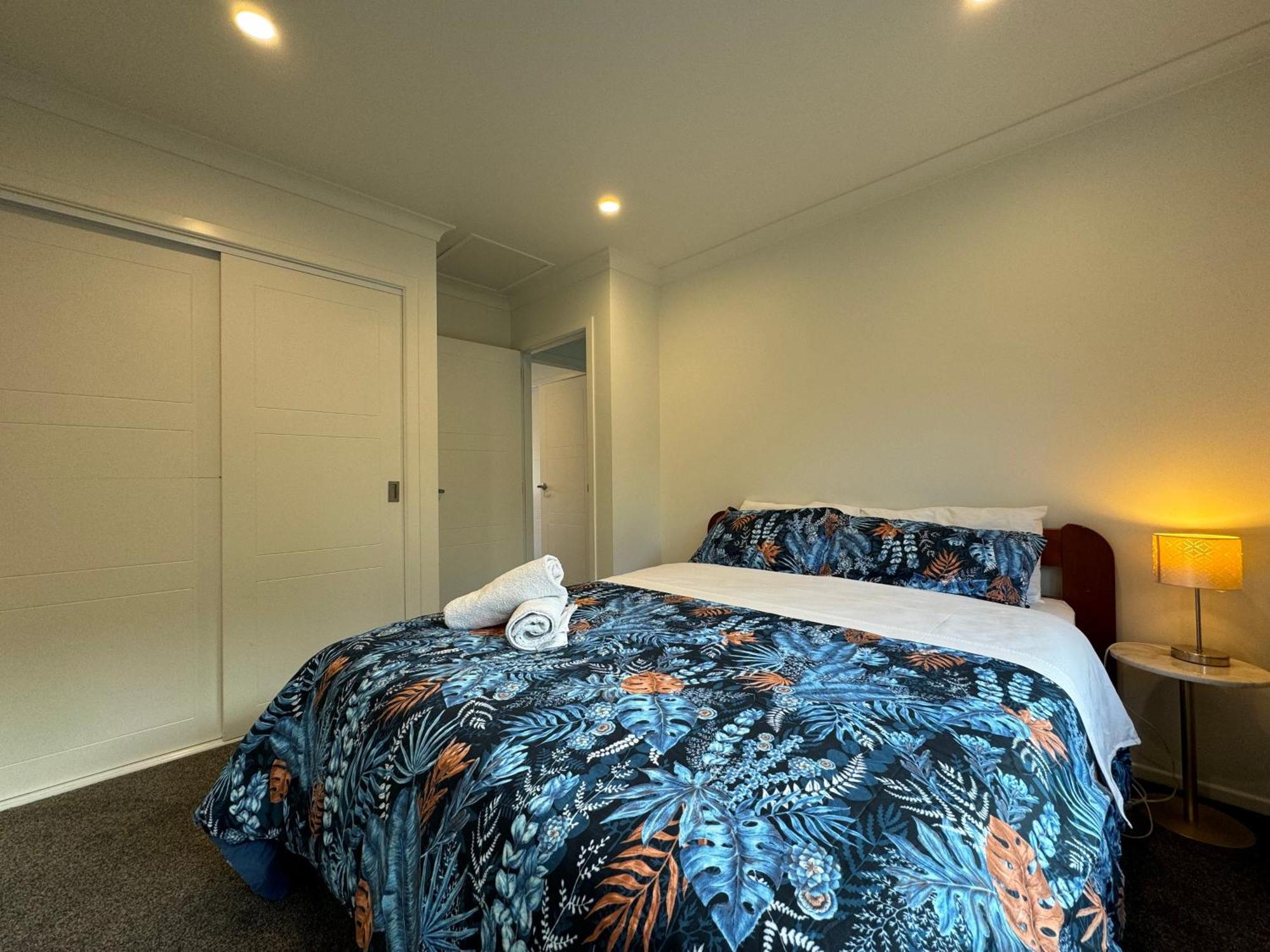 No Party Allowed, Entire Brand New 3 Bedroom Townhouse, Free Unlimited Fibre Wifi And Free Parking Wellington Exteriör bild