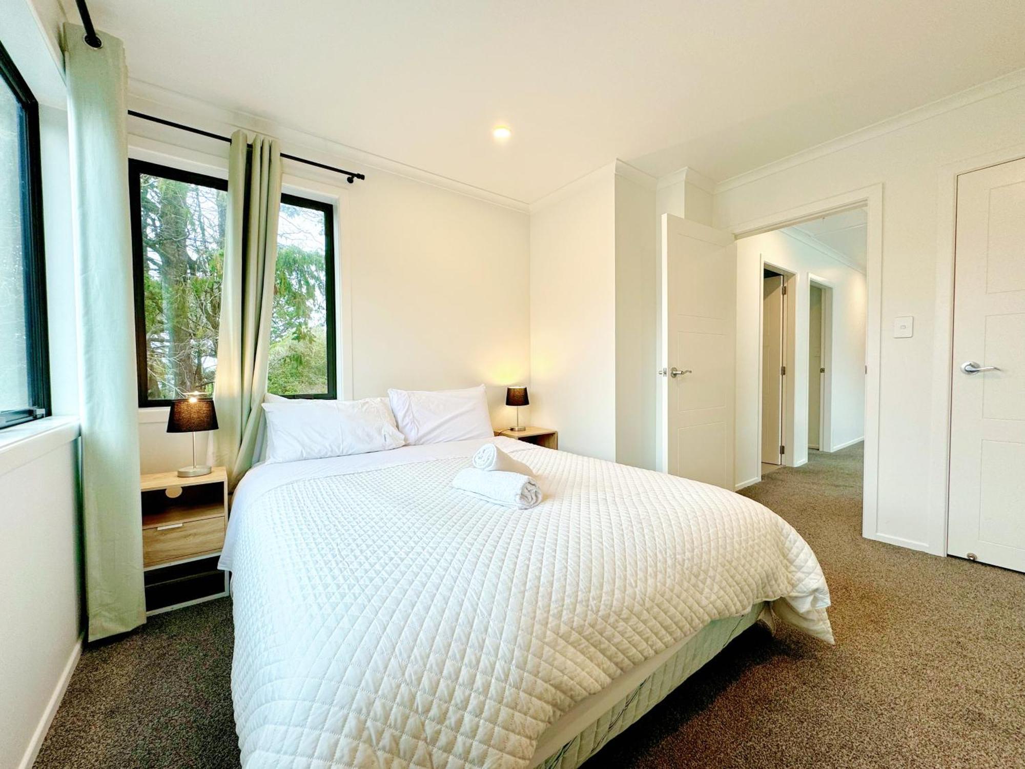 No Party Allowed, Entire Brand New 3 Bedroom Townhouse, Free Unlimited Fibre Wifi And Free Parking Wellington Exteriör bild