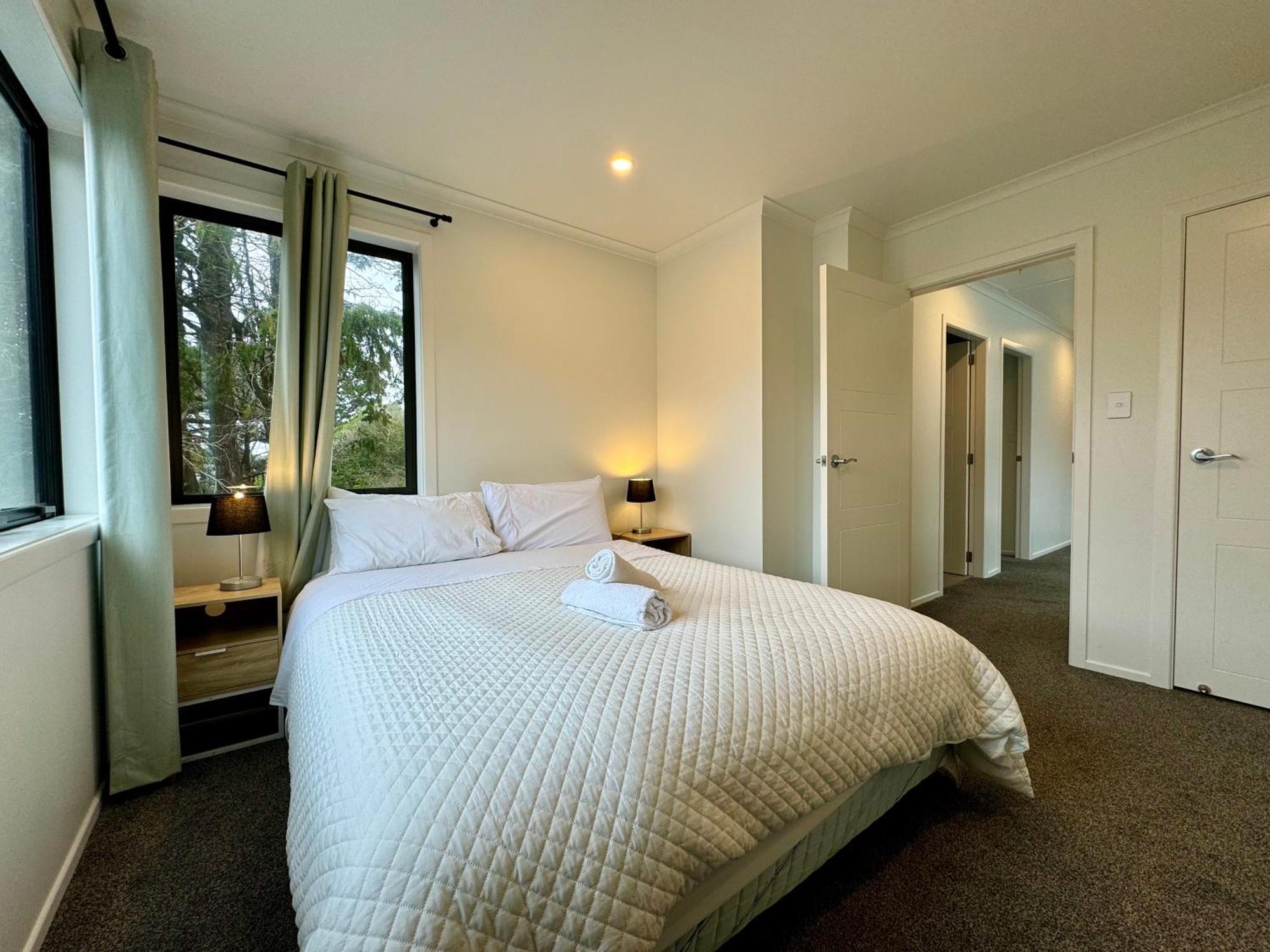 No Party Allowed, Entire Brand New 3 Bedroom Townhouse, Free Unlimited Fibre Wifi And Free Parking Wellington Exteriör bild