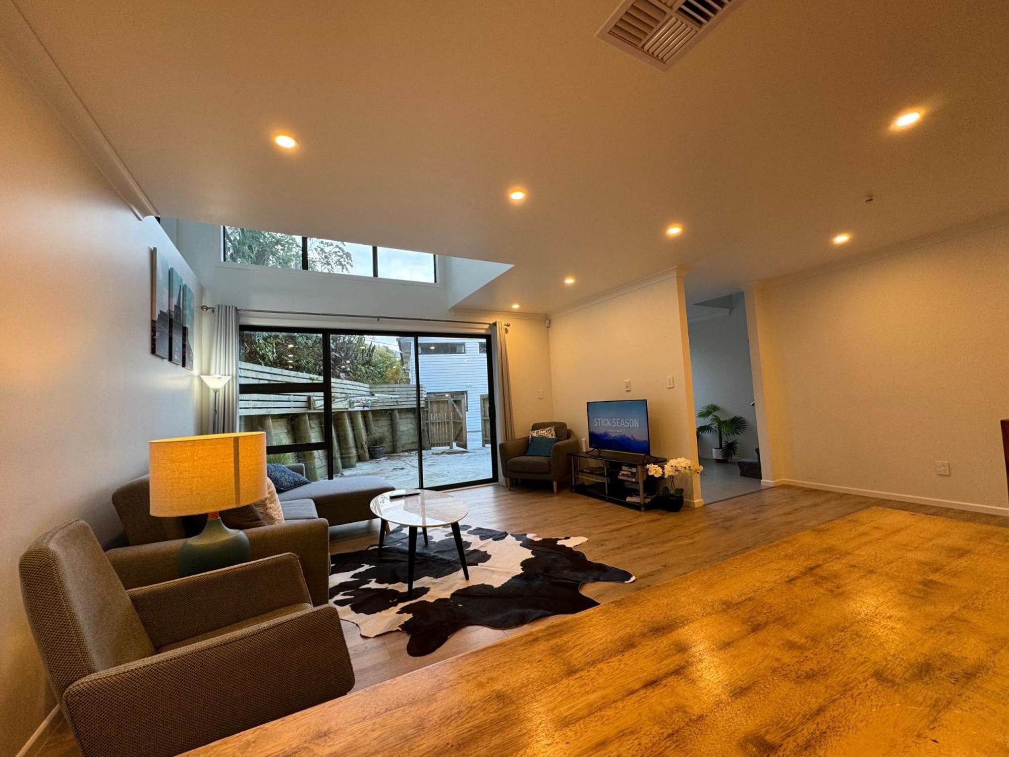 No Party Allowed, Entire Brand New 3 Bedroom Townhouse, Free Unlimited Fibre Wifi And Free Parking Wellington Exteriör bild