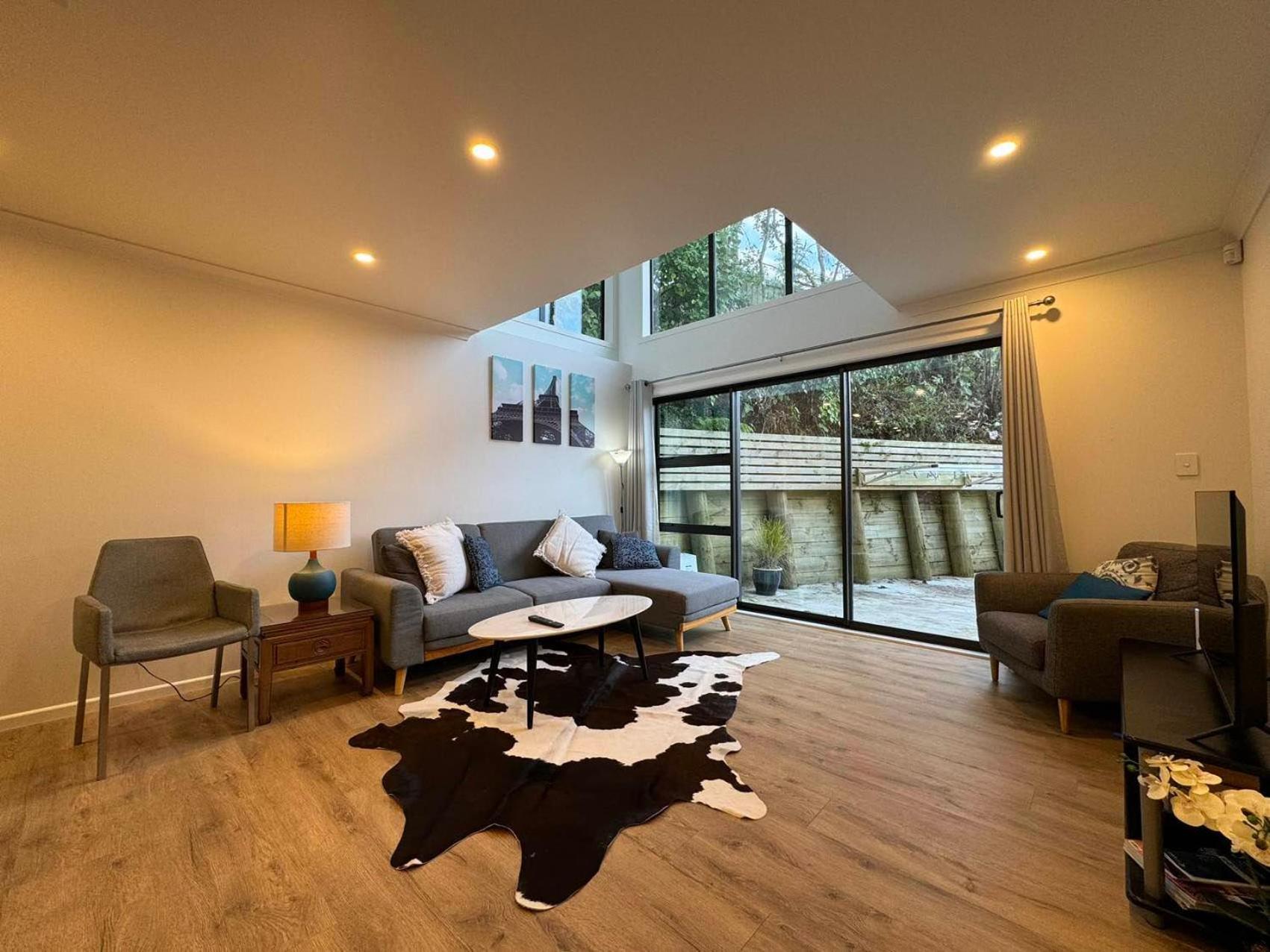 No Party Allowed, Entire Brand New 3 Bedroom Townhouse, Free Unlimited Fibre Wifi And Free Parking Wellington Exteriör bild